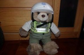 娱乐吃瓜酱交警小熊,交警小熊的娱乐吃瓜日常